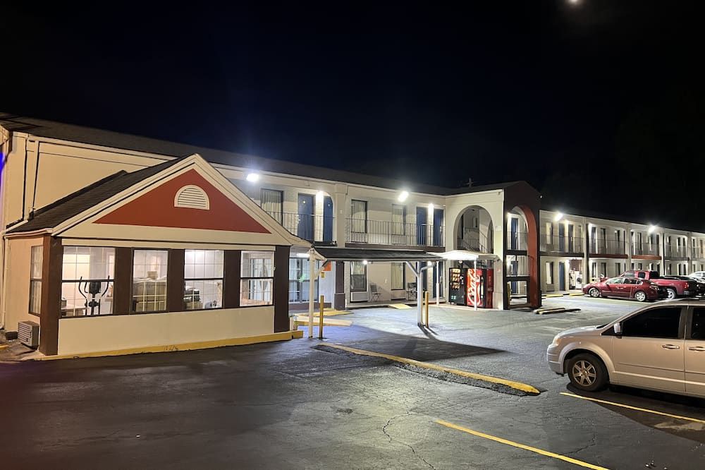 Deluxe Inn Augusta - אוגוסטה - בניין