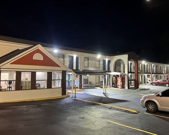 Deluxe Inn Augusta - Augusta - Edificio