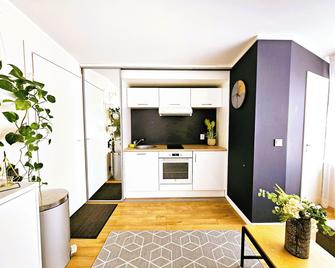 Cofy Rentals, A/C, Free Parking, Online Check-In! - Tallinna - Keittiö