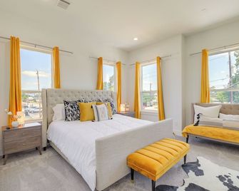 Modern Houston Home w/ Yard, 3 Mi to Toyota Center - Houston - Bedroom