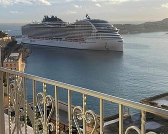 Battery House - La Valletta
