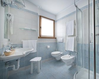 Hotel Garnì Costanza - Livigno - Bathroom