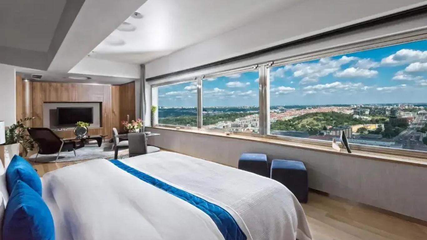 One Room Hotel