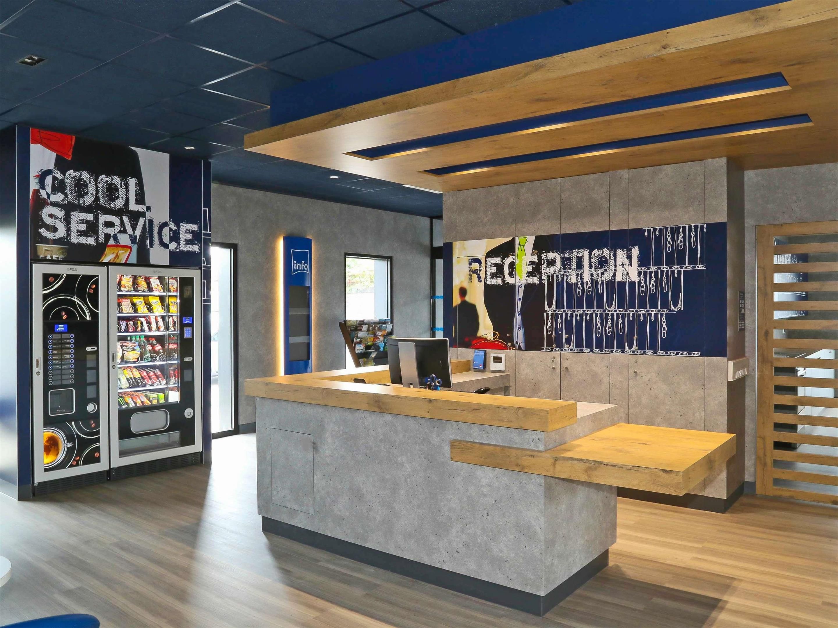 إيبيس بادجيت أميينز سنتر جار