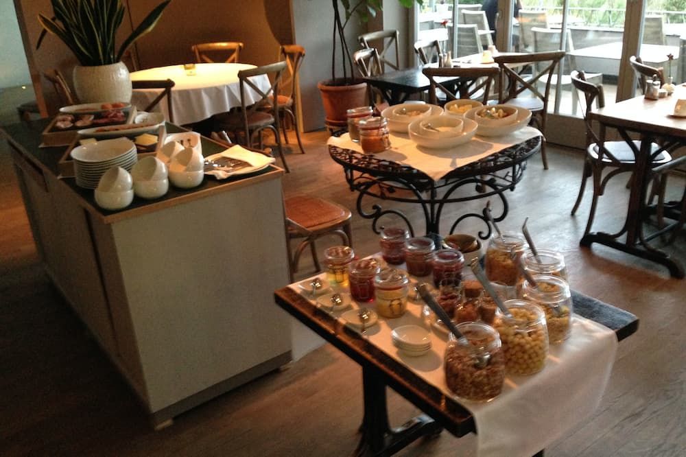 aussicht bio hotel restaurant cafe - Neuburg a.d.Donau - Buffet
