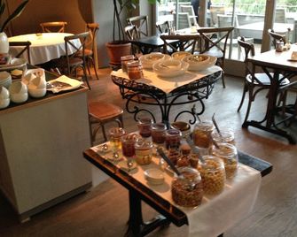 aussicht bio hotel restaurant cafe - Neuburg a.d.Donau - Buffet