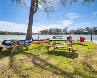 New Braunfels Vacation Rental on Lake Dunlap! - New Braunfels - Patio