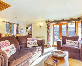 Miller's Lodge - Liskeard - Living room