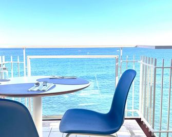 Nina - Giardini Naxos - Balcón