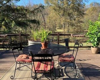 Handcrafted Rustic Cabin on the Bourbon Trail - Versailles - Patio