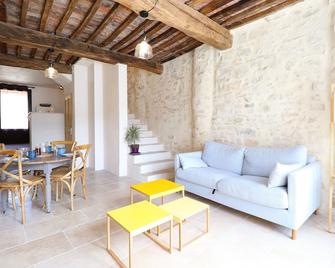 Holidays In Caseneuve In A Vineyard - Caseneuve - Sala de estar