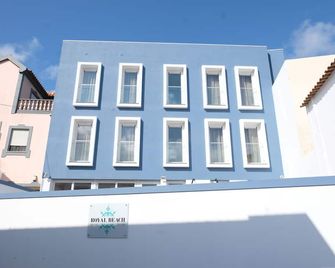 Royal Beach Hostel - Praia da Vitoria - Gebäude