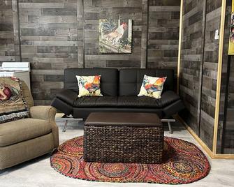 The Coop. A lil taste of country with horses and chickens. - Scott - Living room