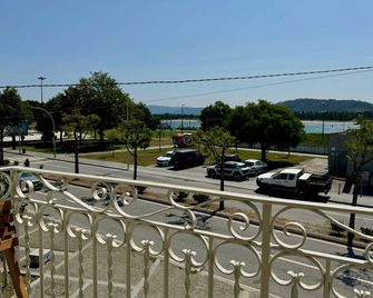 Gigantones Guesthouse -Historic Center River View! - Viana do Castelo - Balkon