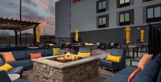 Hampton Inn and Suites Rapid City Rushmore - Rapid City - Patio