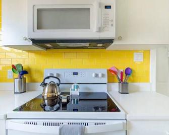 Sunny Delight II - Cape Canaveral - Kitchen