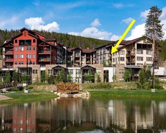 Walk to Slopes, Newer Unit, Biggest Hot Tub, Great Views !! - Winter Park - Outdoor view
