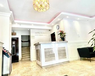 Hotel Du Parc - Aulnay-sous-Bois - Front desk