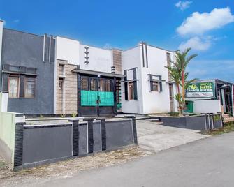 Hotel O Ump Near Alun Alun Purwokerto - Purwokerto - Будівля