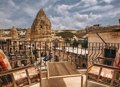 Adelya Cave Hotel Apartments - Nevşehir - Balkon