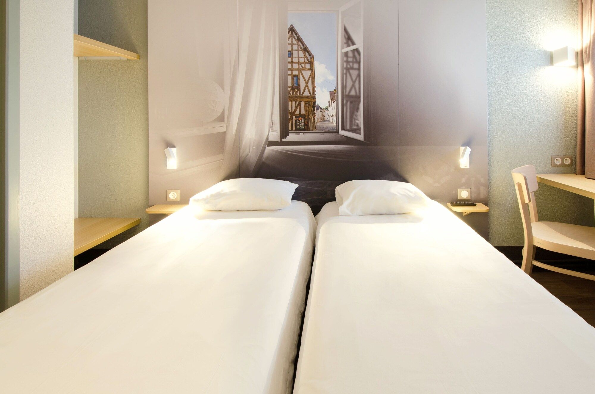 B&B HOTEL Chartres Le Forum