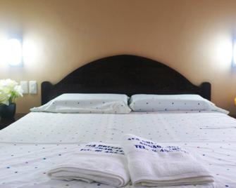 Sea Breeze Hotel - Argao - Bedroom