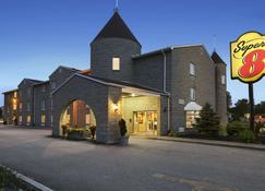 Super 8 by Wyndham North Bay - North Bay - Rakennus