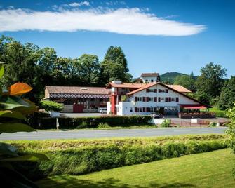 Logis Hotel Ur-Hegian - Ainhoa - Budova