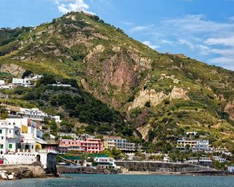 Hotel Villa Franz - Serrara Fontana