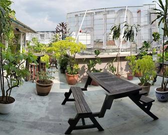 Boutique Hote123 - קואלה לומפור - פטיו