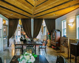 The Old Catskill Game Farm Inn - Catskill - Dining room