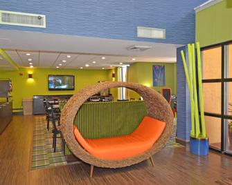 Comfort Inn & Suites Lantana - West Palm Beach South - Lantana - Lobby