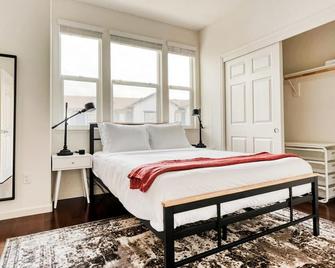 Bright Milpitas 2br, Nr Bart, Mall & Highway Access, By Blueground - Milpitas - Bedroom