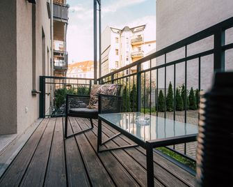 لوجا هومز - زو - ليبزيغ - شرفة