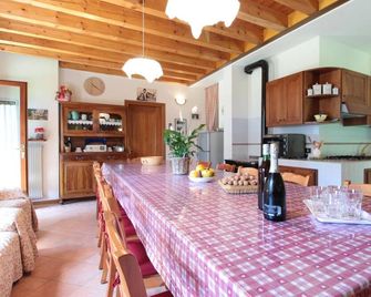 Holiday Home in Cison with Mountain Views - Cison di Valmarino - Sala pranzo