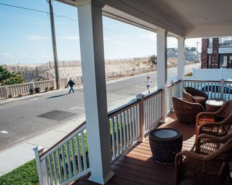 200 Yards from Beach Entrance - Bay Head - Balcón