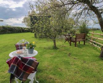 Le Petite Pound House - Kidderminster - Patio