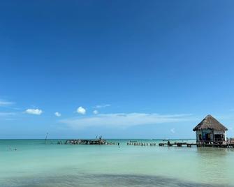 La Diosa Kali Beach Front Hotel - Holbox - Playa