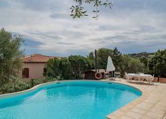 Villa Vì con piscina by Wonderful Italy - פורטו צ'בו - בריכה