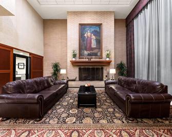 Wyndham Riverfront Little Rock - North Little Rock - Lobby