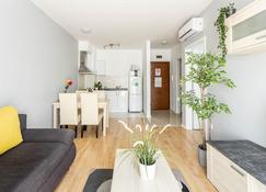 Maple Tree Apartments - Budapest - Living room