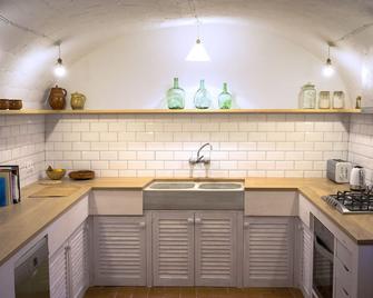 Beautiful restored 16th century rural house - Vilanant - Cocina