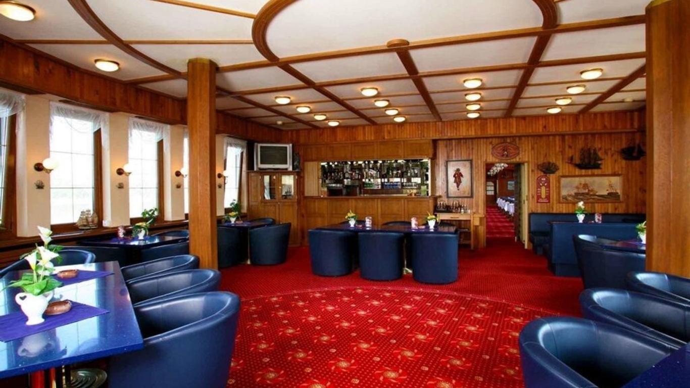 Botel Albatros