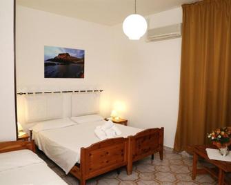 Antica Pensione Pinna - Castelsardo - Bedroom