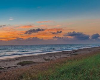 Island Beach House With No Extra Fees - Jensen Beach - Beach