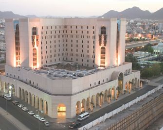 New Madinah Hotel by IHG - Madinah - Bangunan