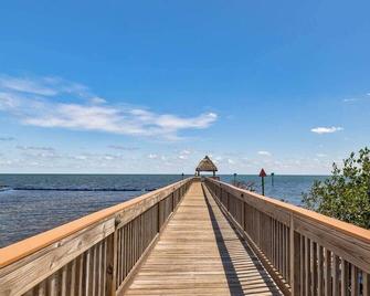Key Largo 2br 2ba Oceanfront With Pool - Tavernier - Vista del exterior