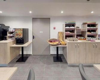 Hôtel du stade ex Kyriad Direct Lille Est Stade Pierre Mauroy - Villeneuve-d'Ascq - Buffet