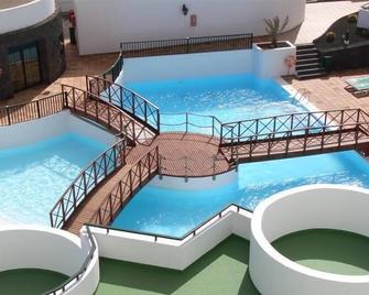 Apartamentos Lanzarote Paradise - Teguise - Piscina