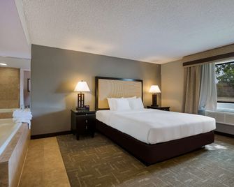 Best Western Detroit Livonia - Livonia - Schlafzimmer